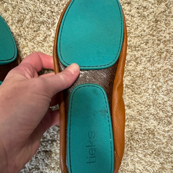 Tieks Chestnut Foldable Flats - Picture 9 of 12